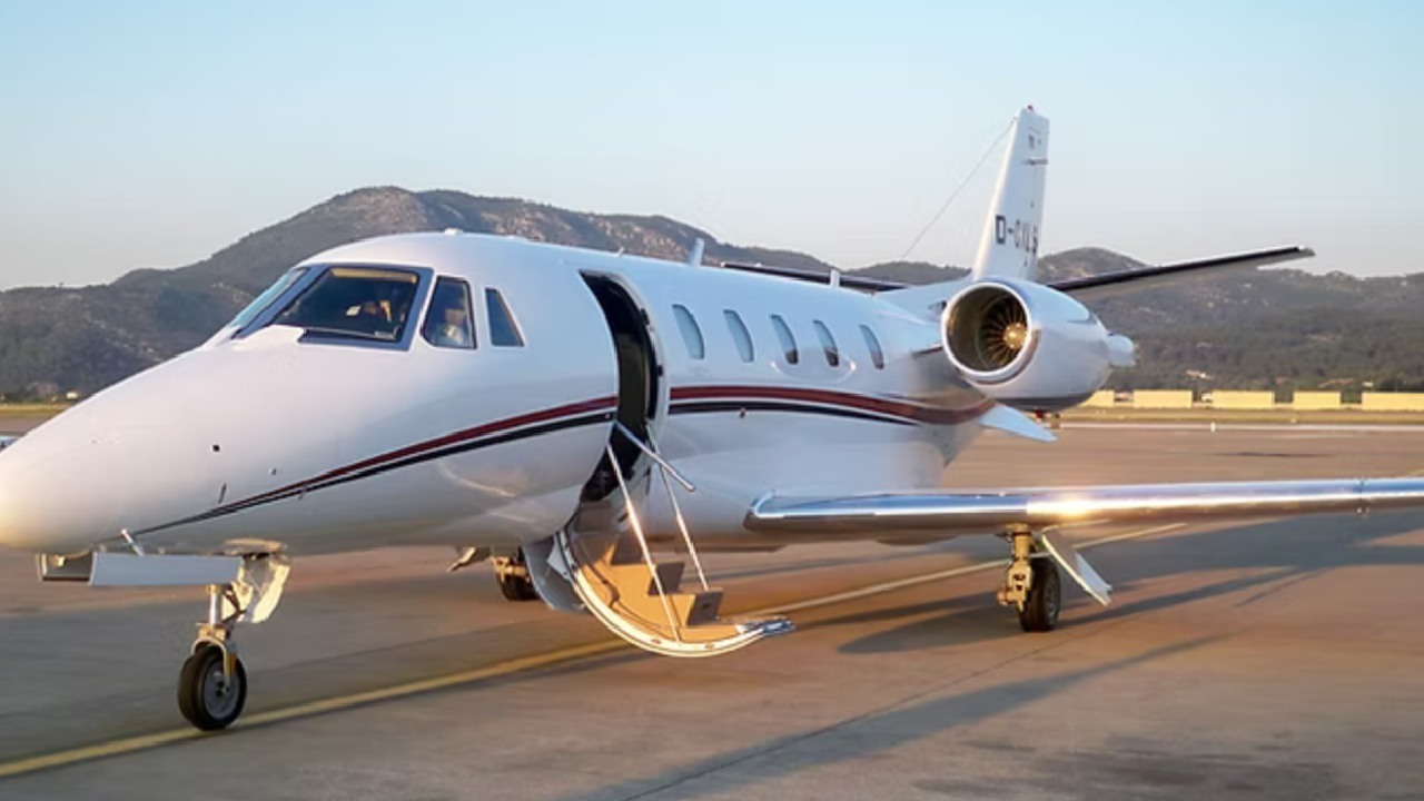 https://theluxjetgroup.com/wp-content/uploads/2026/04/jet-5.jpg